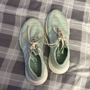 Teal pure boost